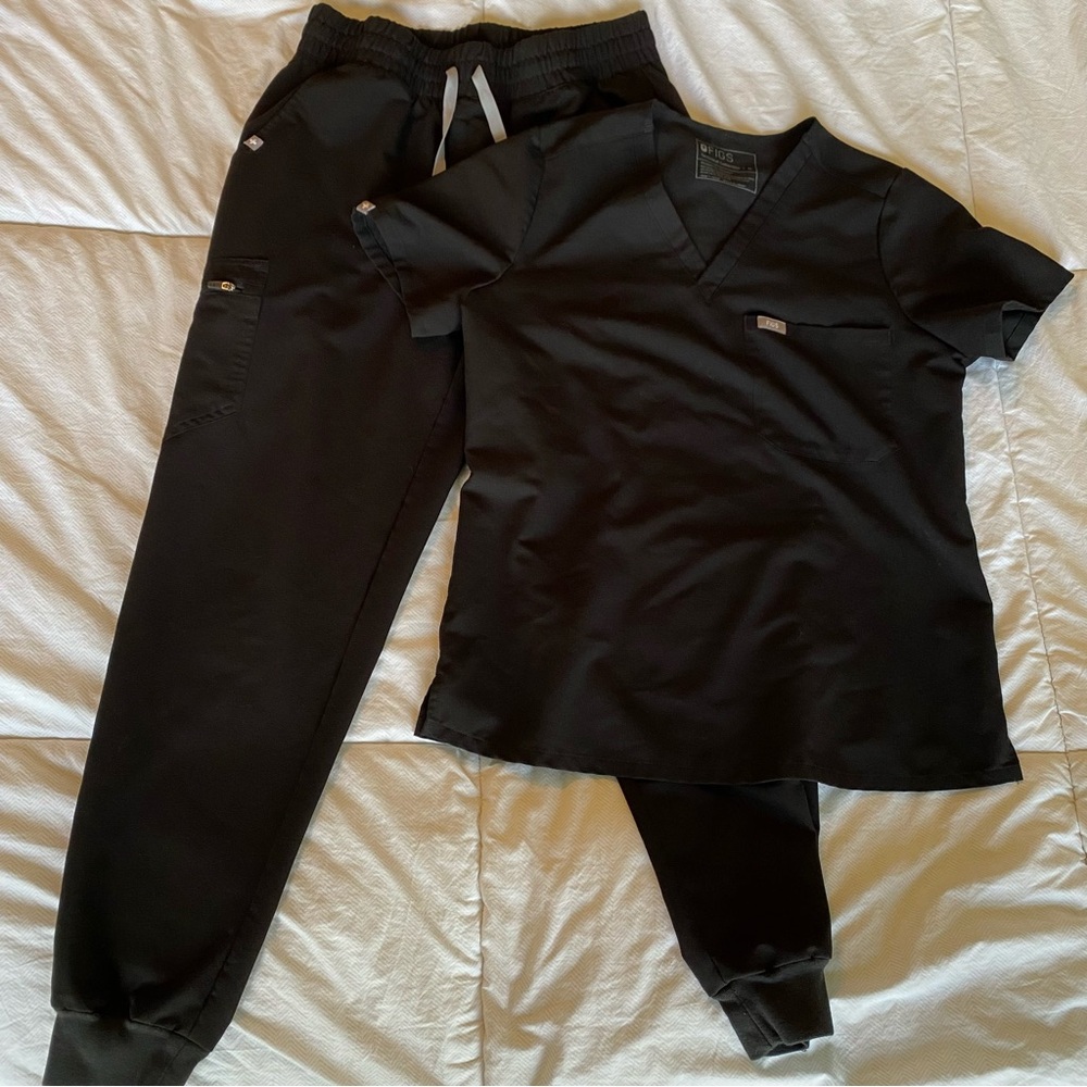 Women’s Black Zamora High Waisted Scrub Pants and Catarina One-Pocket Scrub Top